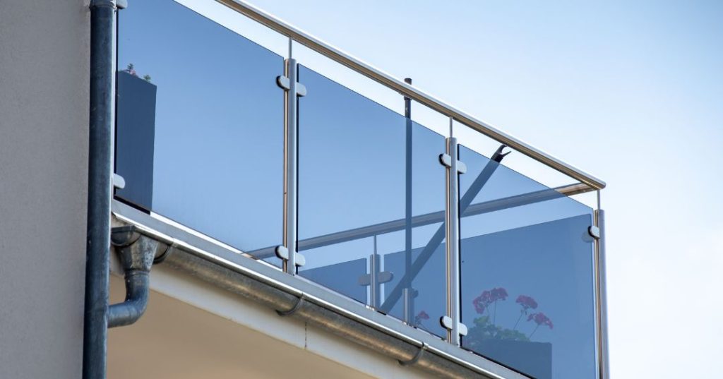 Guarda-corpo de vidro em Mogi das Cruzes